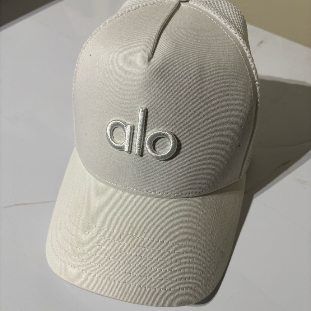 White alo Hat